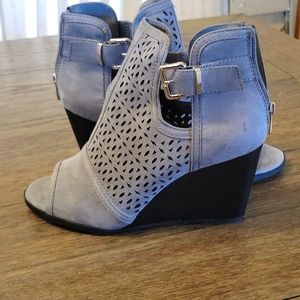 Womens Comfort by Cato gray booties. Size 10.